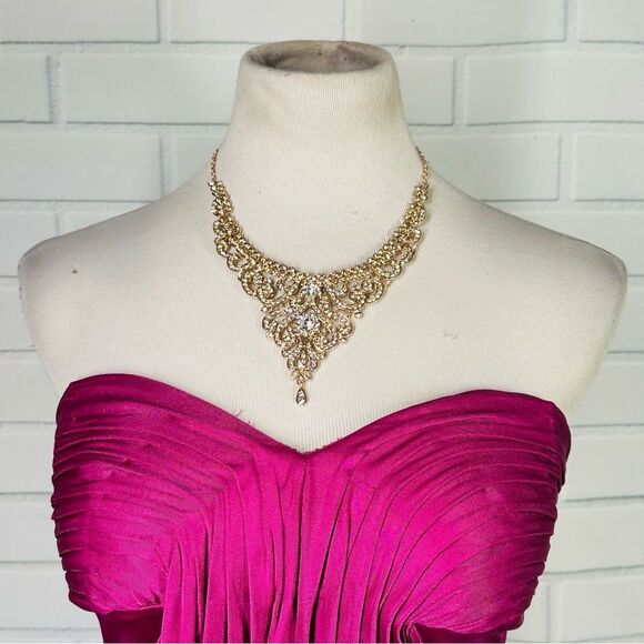 NWT Rose Gold Rhinestone Statement Necklace & Earrings Set - Picture 3 of 16